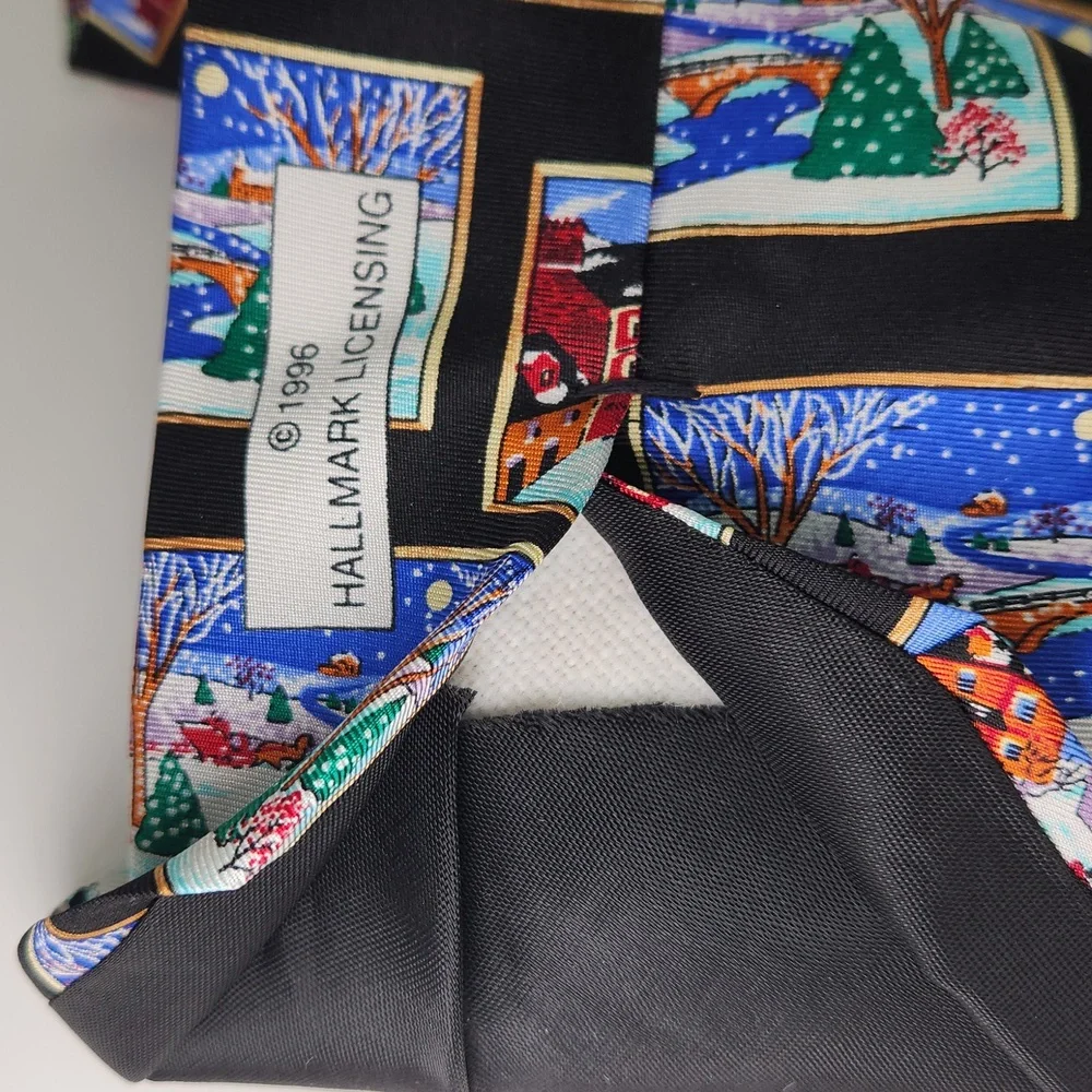 Hallmark euc necktie